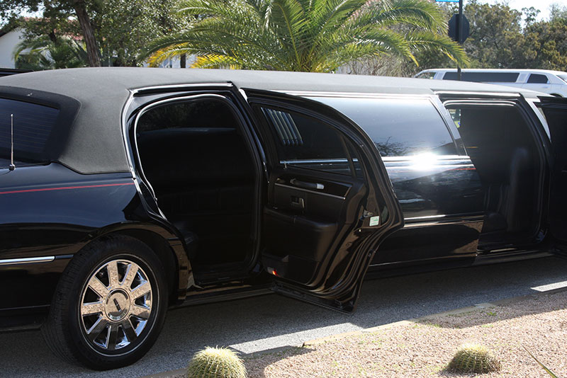 Classic Black Stretch Limousine ETI Limousine &amp; Charter Services